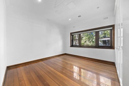 4/33 Kingsley Street, Elwood. - Photo 4