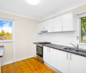 RENOVATED THREE BEDROOM HOME! - Photo 3