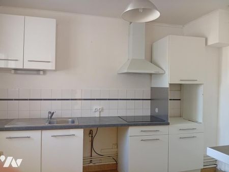 A LOUER APPARTEMENT TYPE 2 AVEC SEJOUR DOUBLE REIMS LUTON - ROGER SALENGRO - Photo 2