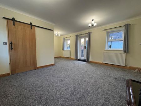 2 bedroom bungalow to rent - Photo 2