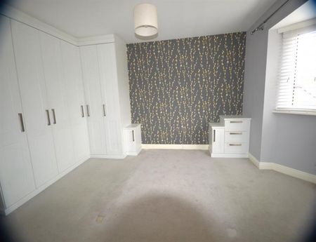 4 Bedroom Detached To Let - Photo 4