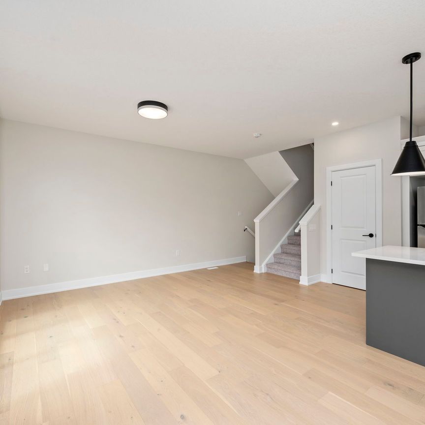 For Lease - 603 Regent Street, Strathroy-Caradoc, Ontario - Photo 1