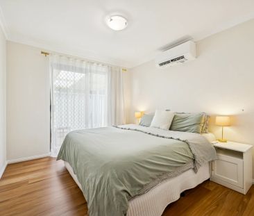 This beautifully renovated street-front villa presents an outstandi... - Photo 6