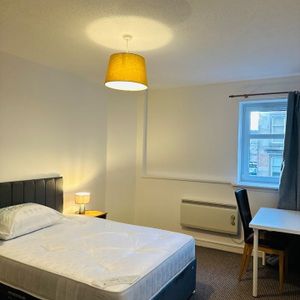 Room in a Shared Flat, Glasgow, G3 - Photo 2
