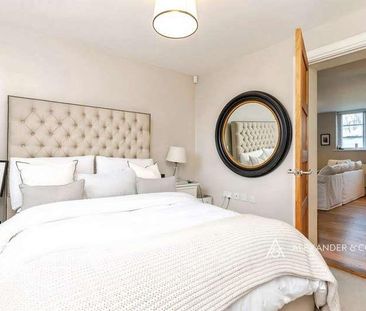 Building, Trenchard Lane, Caversfield, Bicester, OX27 - Photo 2