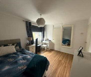 3 bedroom flat to rent - Photo 6