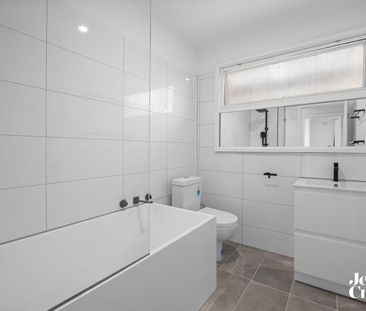 Warm, Welcoming & Wonderfully Located - Photo 6