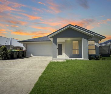 Spacious Family Home with Modern Comforts! - Photo 4