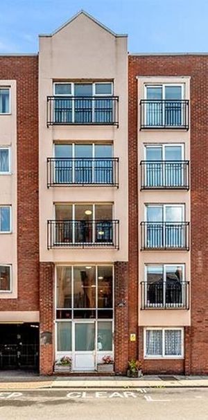 2 bedroom flat to rent - Photo 2