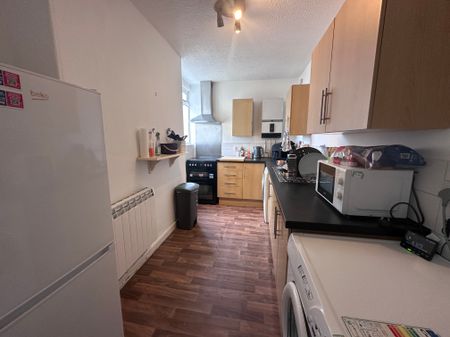 5 Radnor Street, Flat B - Photo 3