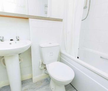 Cotswold Court, Beeston, NG9 - Photo 1