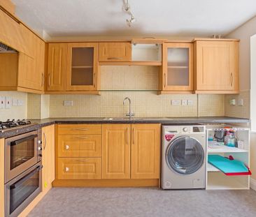 3 bedroom semi-detached house to rent - Photo 6