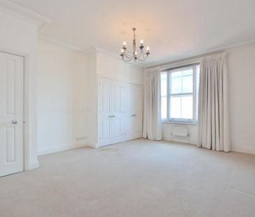 3 bedroom flat to rent - Photo 6