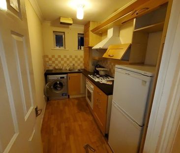 2 Bed Flat, West Lodge, E16 - Photo 5