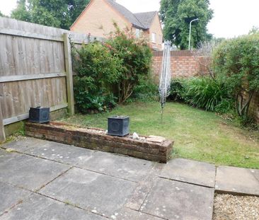 2 bedroom end of terrace house to rent - Photo 3