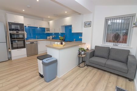 Fabulous shared house within walking distance of hospitals, train station, town centre and industrial parks Franklin - Photo 3