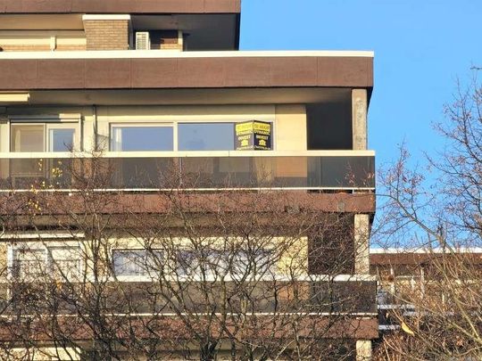 Knap gerenoveerd 2 slpk appartement met garagebox en terras met prachtig uitzicht - Photo 1