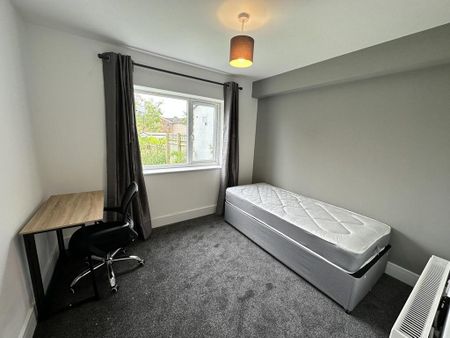 3 bedroom detached house to rent - Photo 4