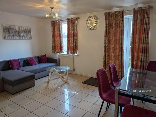 1 bedroom in a house share to rent - Photo 1