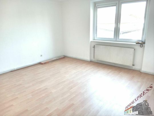 2700 Wr. Neustadt, unbefristete Hauptmiete 80m² neu renoviert, 3 Zimmer , Balkon - Photo 1