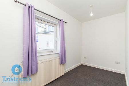 3 bed Flat for Rent - Photo 3