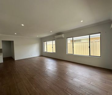 MODERN LOCK AND LEAVE - Photo 1