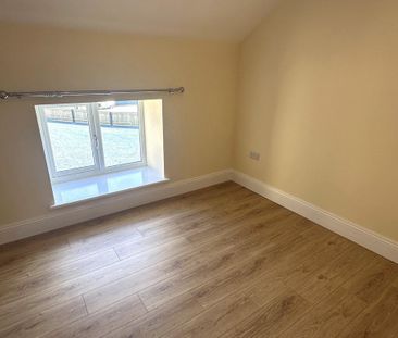 4 bedroom end of terrace house to rent - Photo 5