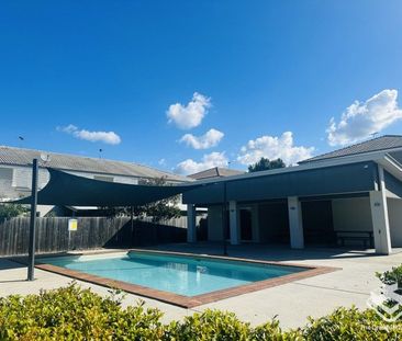 Townhouse - 3 bed, 2 bath, SLUG - Photo 3