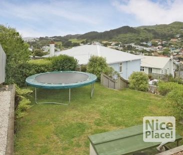 Large split level home in Island Bay - Photo 5