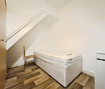 Myrtle Road, Hounslow, TW3 1QE - Photo 4