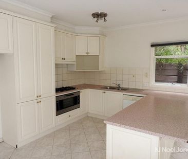 17 Jising Court, DONCASTER EAST - Photo 2