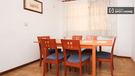 granada, Andalusia 18012 - Photo 2