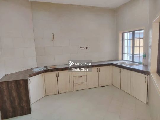 Beautiful Bungalow House With Pool Titiwangsa, Kuala Lumpur For Rent - Photo 1