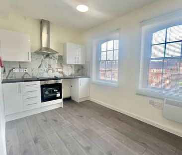 Studio Flat, Fore Street, N18 - Photo 1