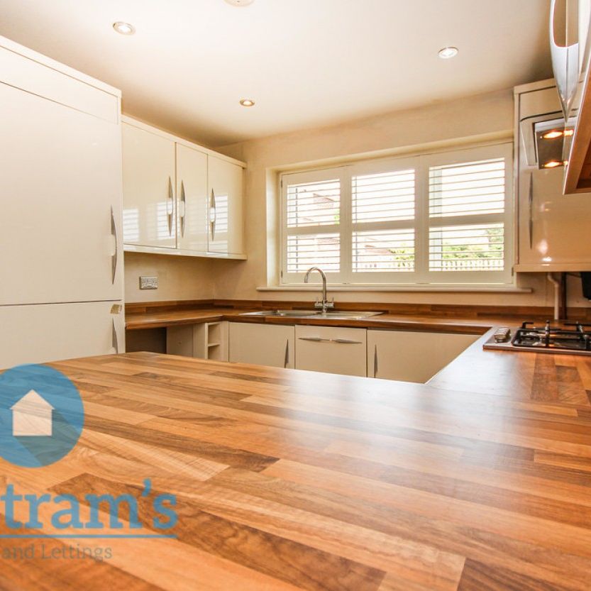 2 bed Ground Floor Flat for Rent - Photo 1