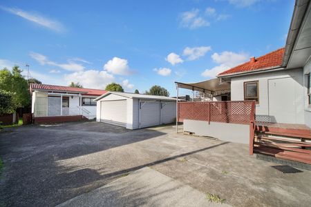 3 Bedroom Brick & Tile Home in Central Papatoetoe - Photo 5