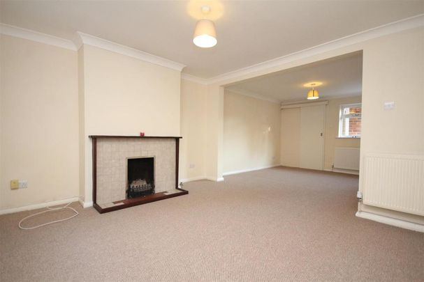 2 bedroom end of terrace house to rent - Photo 1