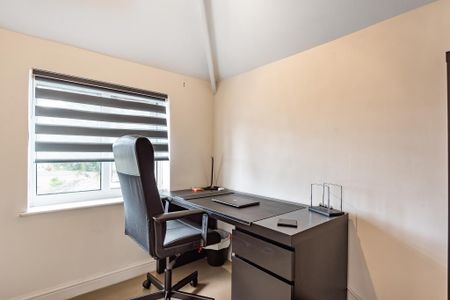 3 bedroom semi-detached house to rent - Photo 3