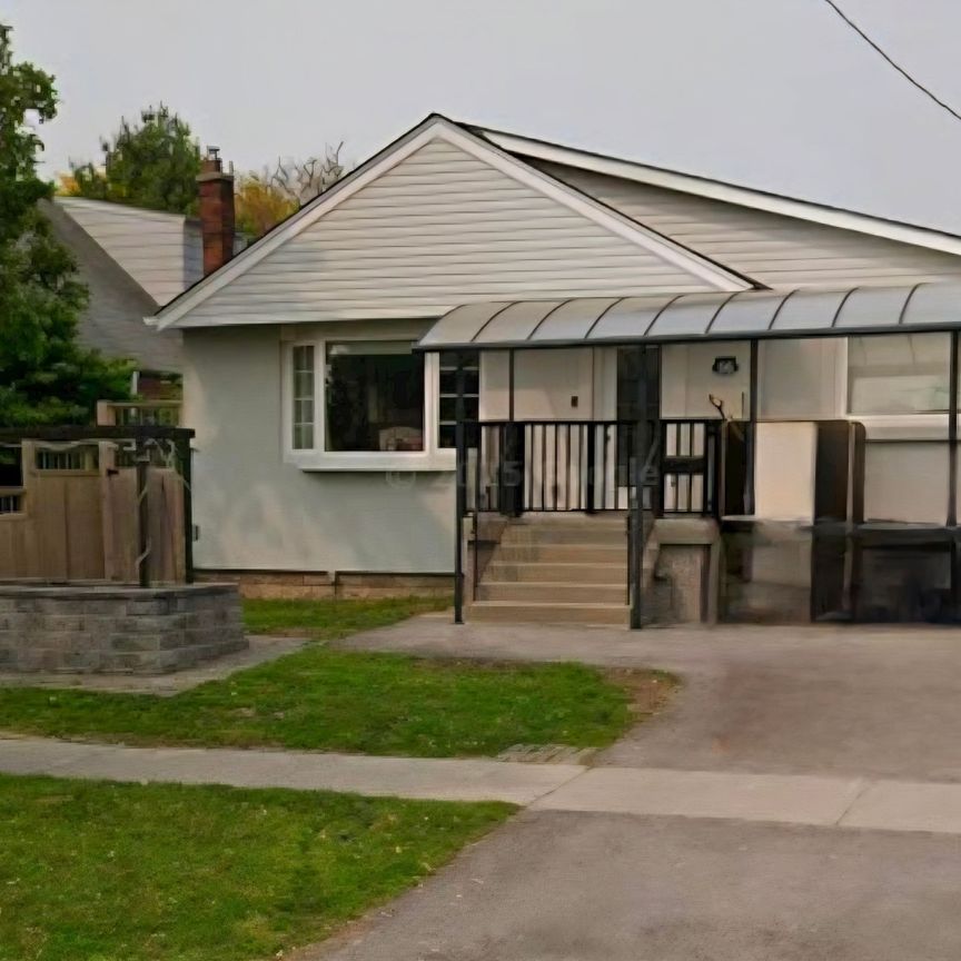 For Lease - 66 Portsdown Road Unit# Main, Toronto, Ontario - Photo 1