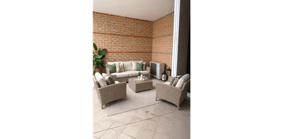 Well-Maintained Unit in a Prime, Convenient Location - Photo 2