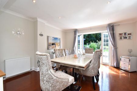 6 bedroom detached house to rent - Photo 5