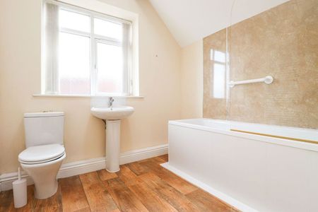 Flat in Methodist Court, Currock - Photo 2