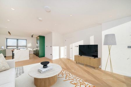 Cannon Hill Lane, Raynes Park, SW20 - Photo 2