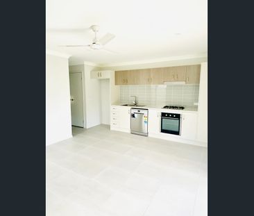 Neat and Tidy 2 bedroom Unit - Photo 3