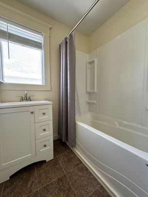 Renovated 2 Bedroom Suite in City Park - Photo 1