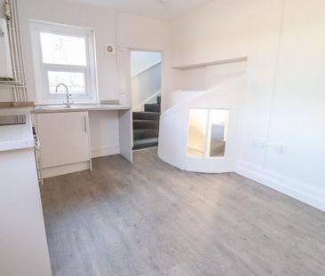 3 bedroom maisonette to rent - Photo 1