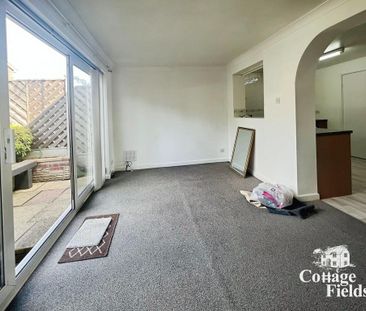 3 bedroom semi-detached house to rent - Photo 2