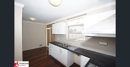 Spacious Family Home in a Convenient Gosnells Location - Photo 5