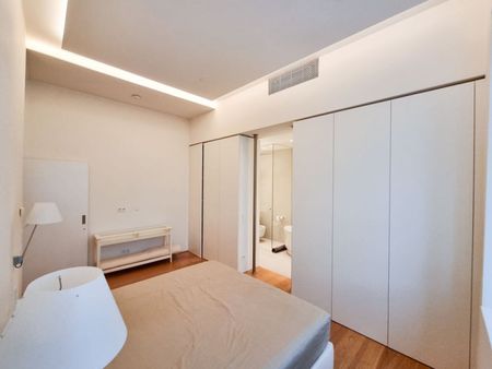 Luxuriöse Altbauwohnung in einem prächtigen historischen Haus in der Nähe des Servitenviertels und des Lycée - Photo 3