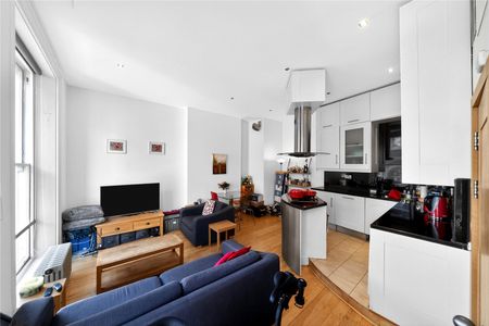 Borough High Street, London, SE1 1XU - Photo 3